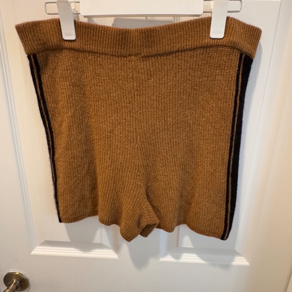 Victoria Secrets Sweater and Short Set, Brown and Black, XL, 100% Cashmere! - Picture 6 of 11